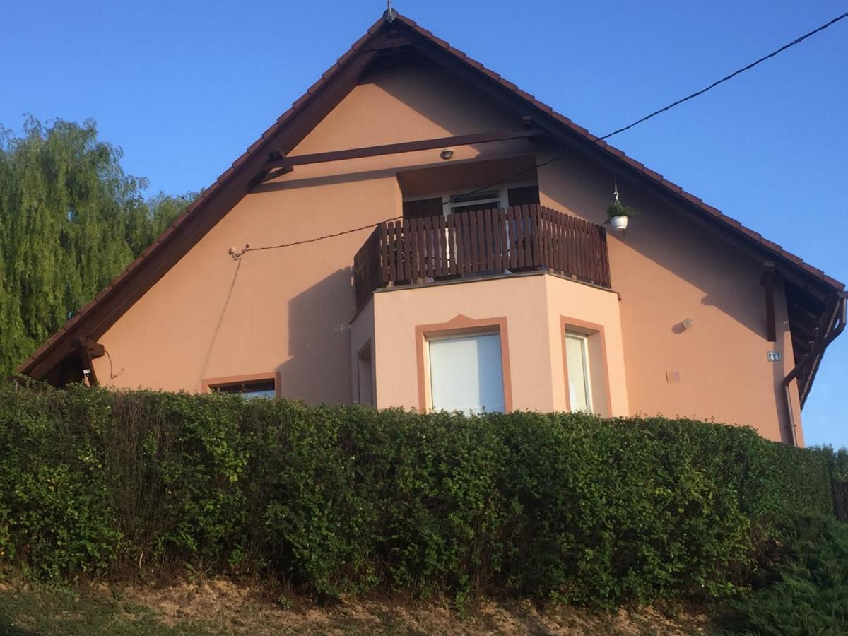 Baranya Apartman Ata Экстерьер фото