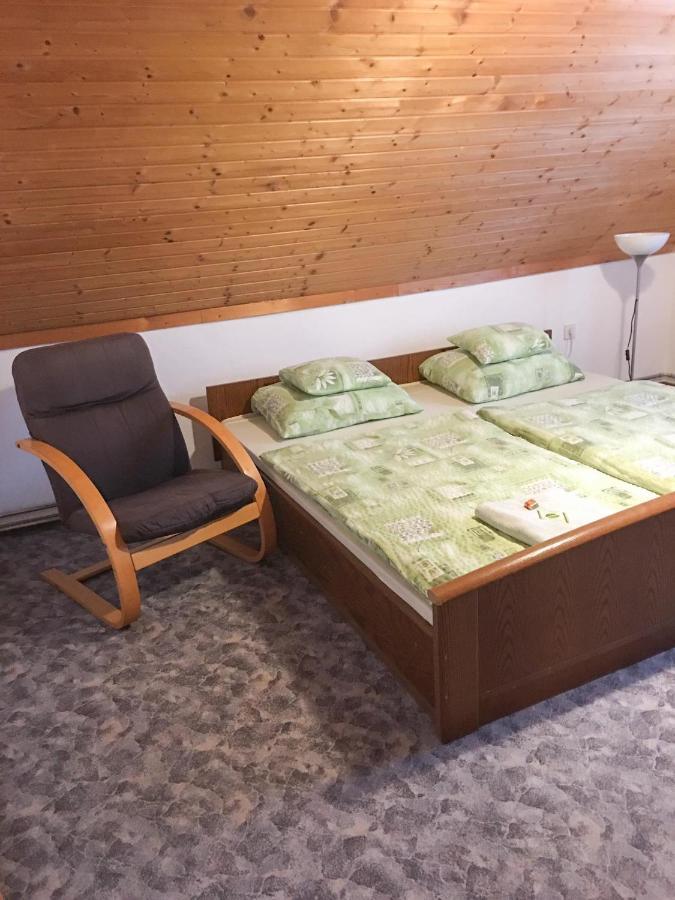 Baranya Apartman Ata Экстерьер фото