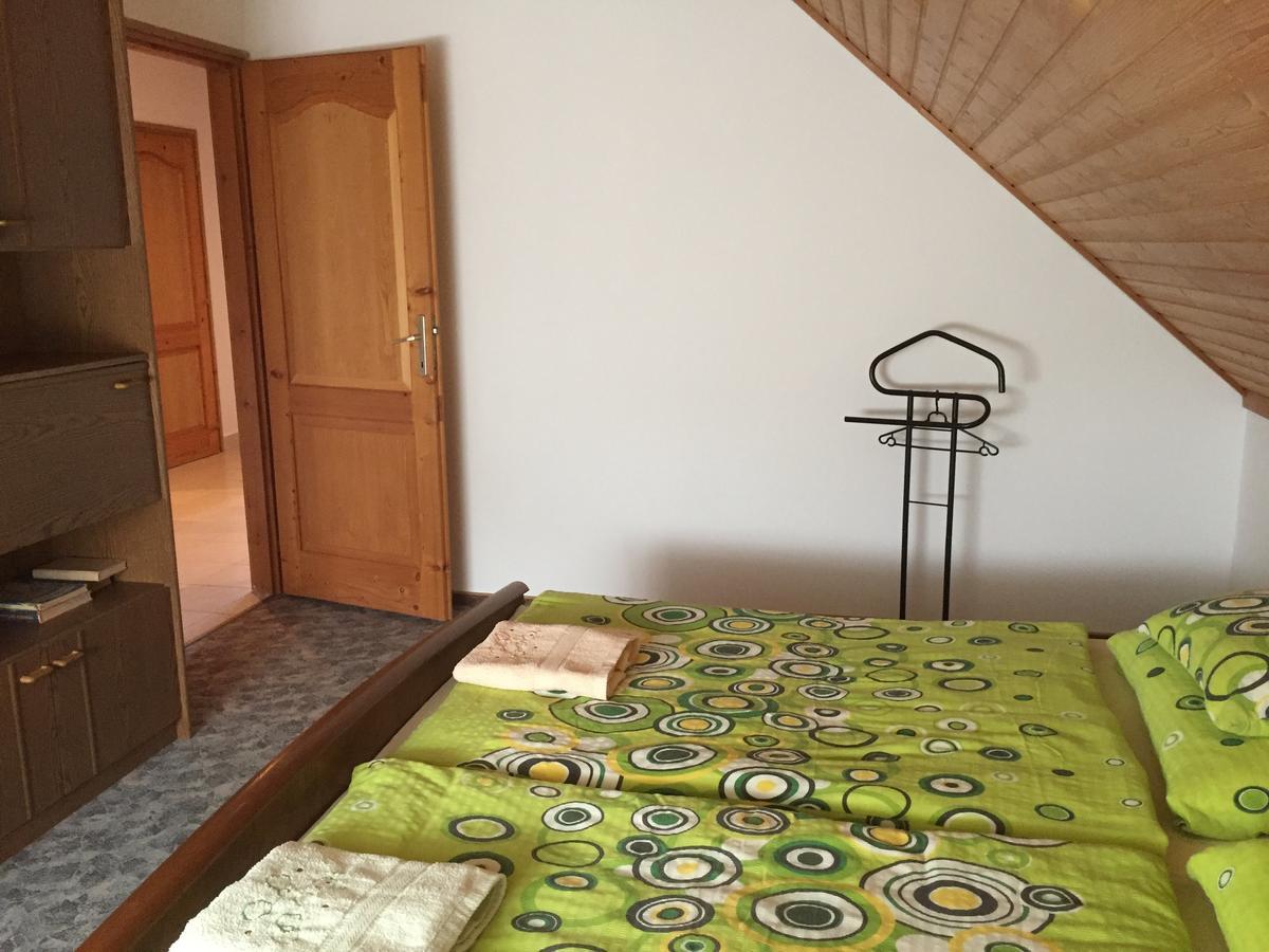 Baranya Apartman Ata Экстерьер фото
